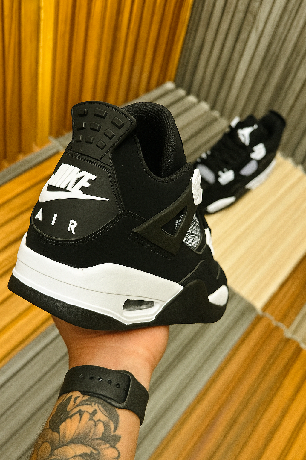 Nike Air Jordan 4 Retro